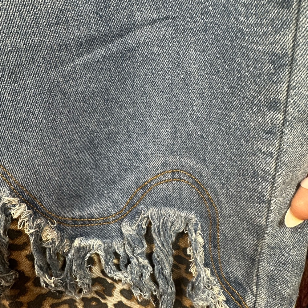 🆕 Oli & Hali Washed Denim Double Waist Jeans Leopard trim Wide-Leg 
NWOT - Picture 10 of 14